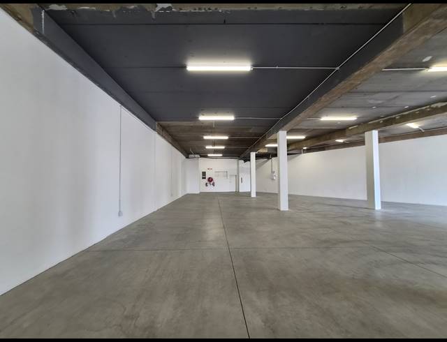 429M² RETAIL TO LET IN HALFWAY HOUSE